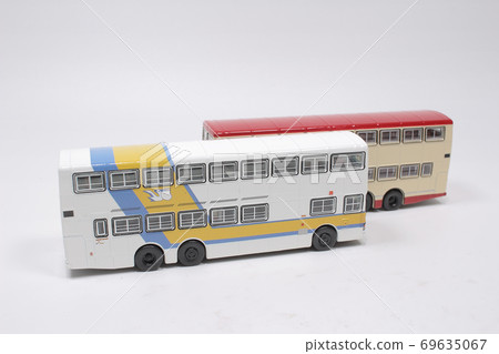 the scale of Bus terminal in Hong Kong. 69635067