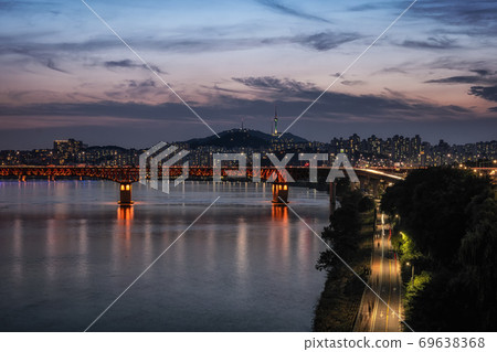 seongsu bridge and namsan tower 69638368