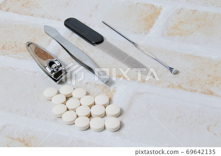 剪爪，保健，刨花，鑷子，常規藥物，藥品，片劑，銀，衛生用品，耳刷 69642135