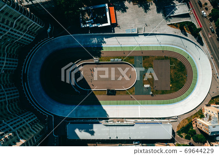 cycle track in the middle of the city 69644229