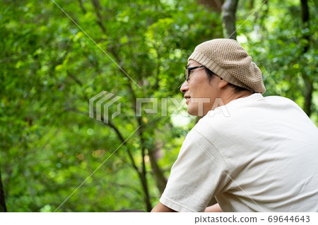 A man who came to play in the mountains A man who came to play in the mountains 69644643