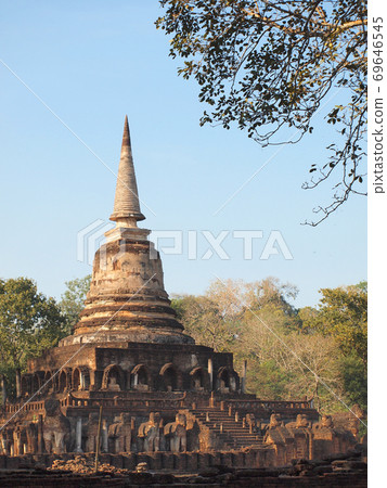 Temple Wat Chang Lom in Sukhothai - Thailand Temple Wat Chang Lom in Sukhothai - Thailand 69646545