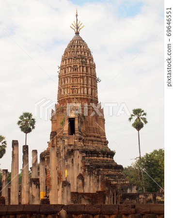 Temple Wat Phra Prang in Sukhothai - Thailand 69646551