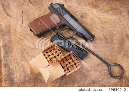 9mm russian handgun with ammunitions 9mm russian handgun with ammunitions 69650940