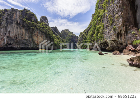 Beautiful scenery view at Pileh Lagoon - Phi Phi Leh Island in sunshine day, Krabi Province, Thailand 69651222