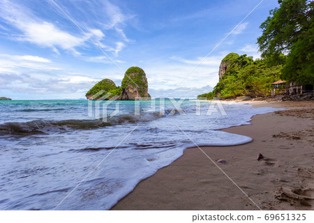 Clear water and blue sky at Railay Beach 69651325