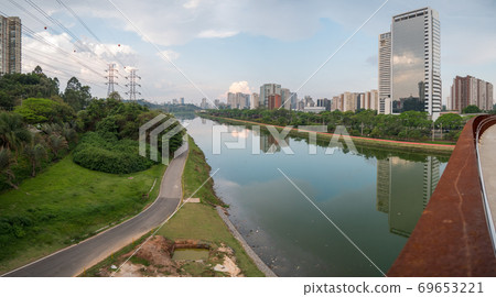 Pinheiros River and Bike Lanes 69653221