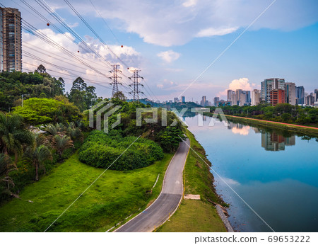 Pinheiros River and Bike Lanes 69653222