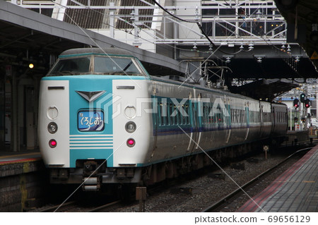 Limited Express Kuroshio: Series 381 train (Kyoto ⇔ Shingu) 69656129