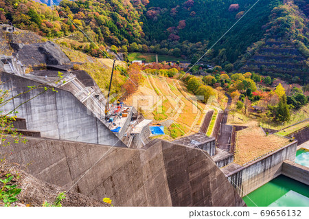 (Kanagawa Prefecture) Lake Tanzawa Miho Dam repair work autumn 69656132