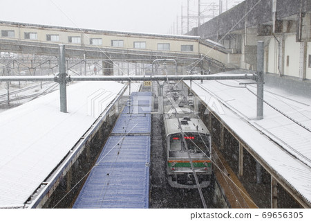 由行之黑uroiso站出發的宇都宮205號線系列(以前的西京線車輛:宇都宮⇔黑uroiso) 由行之黑uroiso站出發的宇都宮205號線系列(以前的西京線車輛:宇都宮⇔黑uroiso) 69656305