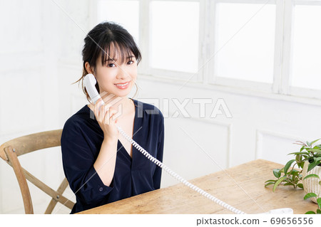 打電話的少婦 69656556