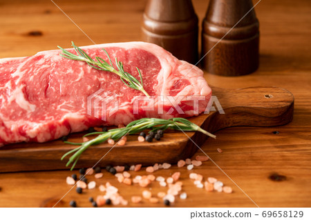 Domestic beef sirloin Domestic beef sirloin 69658129