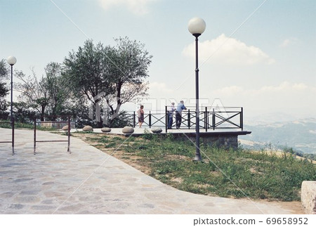 Canossa 69658952
