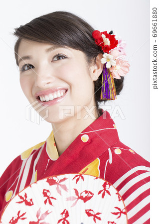 浴衣女性的肖像 浴衣女性的肖像 69661880