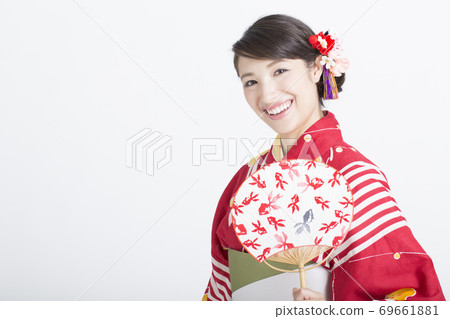 浴衣女性的肖像 浴衣女性的肖像 69661881