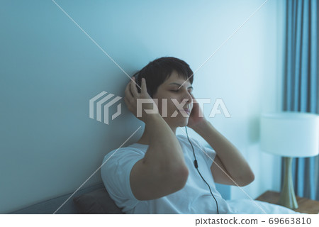 男性肖像 69663810