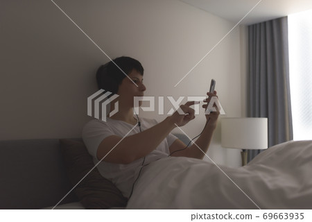 男性肖像 69663935