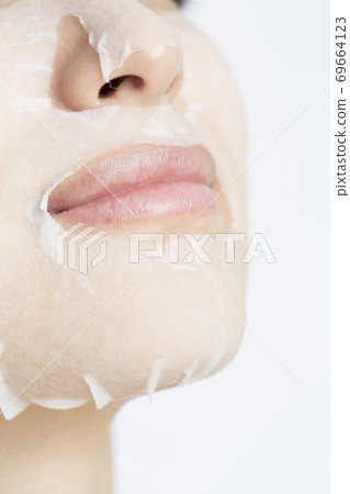 敷面膜的女人 敷面膜的女人 69664123