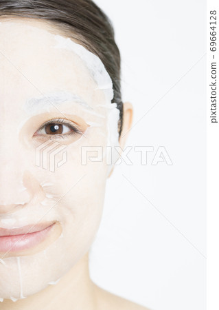 敷面膜的女人 敷面膜的女人 69664128