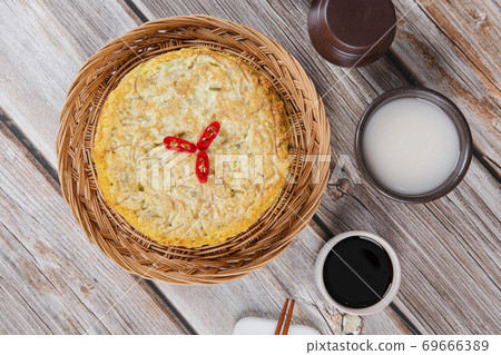 Delicious Korean food, a collection of various Korean dishes 283 69666389