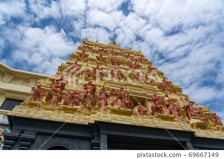 [Singapore] The majestic Gopuram of Sri Sempaga Vinayagar Temple 69667149