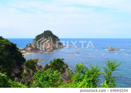 Rapeseed Goto [San'in Kaigan Geopark] 69669204