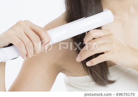 女人做燙髮 女人做燙髮 69670170