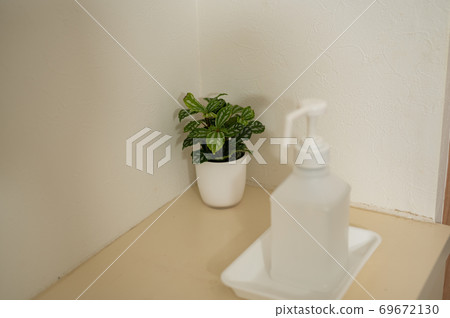 電暈在前門採取酒精消毒措施 69672130