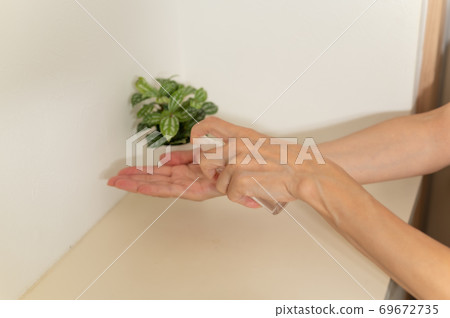 Corona measures Small alcohol disinfectant spray for carrying Corona measures Small alcohol disinfectant spray for carrying 69672735