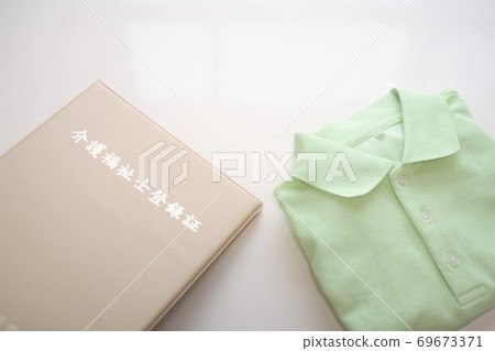 護理人員註冊卡和製服 69673371