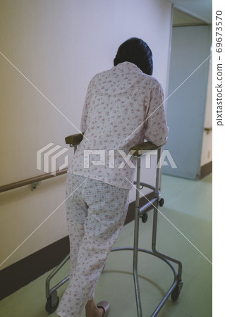 patient, patients, baby-walker 69673570