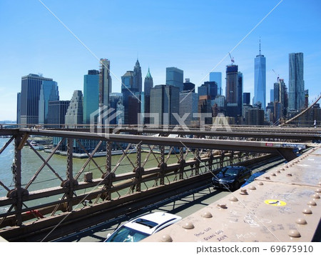 Manhattan skyline seen from the Brooklyn Bridge 69675910