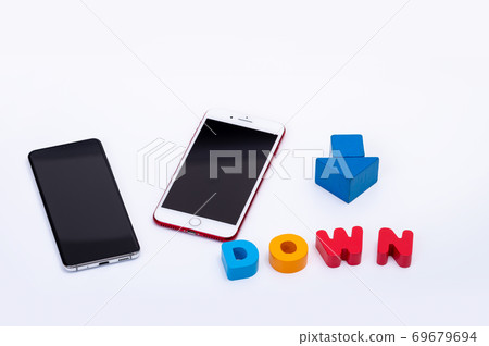 手機和智能手機降價的形象 69679694