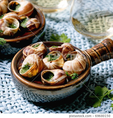 Escargots de Bourgogne 69680150