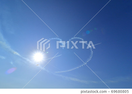 Blue Impulse Cupit Heart Exhibition Flight 69680805