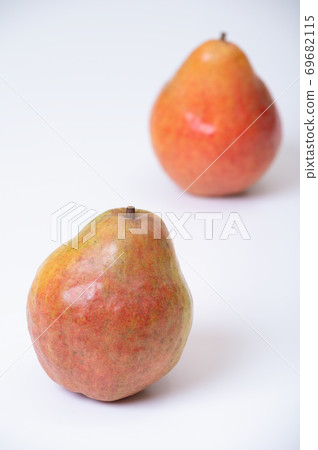 Photo of red pear (domestic) Photo of red pear (domestic) 69682115