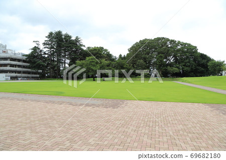 It is an explanation signboard of Oyama Goten Square 69682180