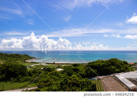 Beautiful sky and sea in Nanjo, Okinawa Beautiful sky and sea in Nanjo, Okinawa 69684258