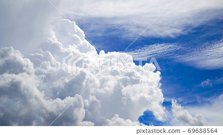 奈良發現鴿子夏日的天空 奈良發現鴿子夏日的天空 69688564