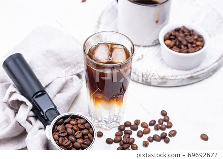 Espresso tonic, trendy coffee drink 69692672