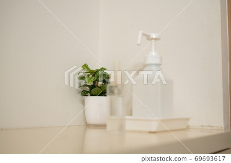 Corona measures Alcohol sterilization at the front door 69693617