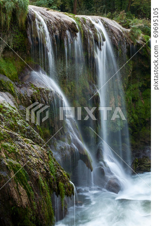 Marmore's falls 69695105