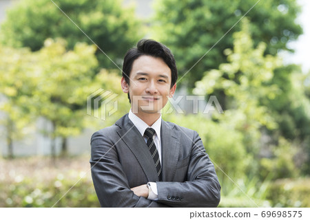 Businessman portrait 69698575
