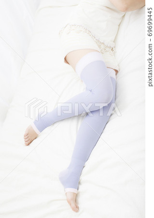 Women wearing compression tights Women wearing compression tights 69699445