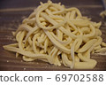 Hand-made udon 69702588