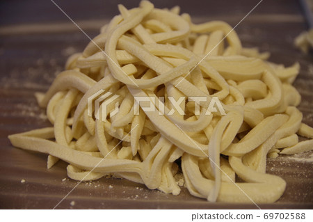 Hand-made udon Hand-made udon 69702588