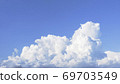 夏日的雲層之上的風景1 69703549