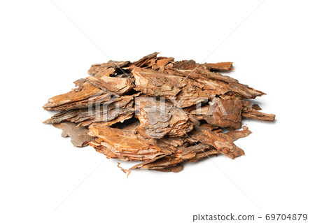 Heap of Pine Tree Bark Chip Isolated 69704879