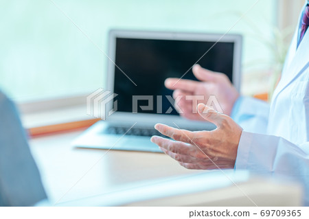 Explain male doctor 69709365